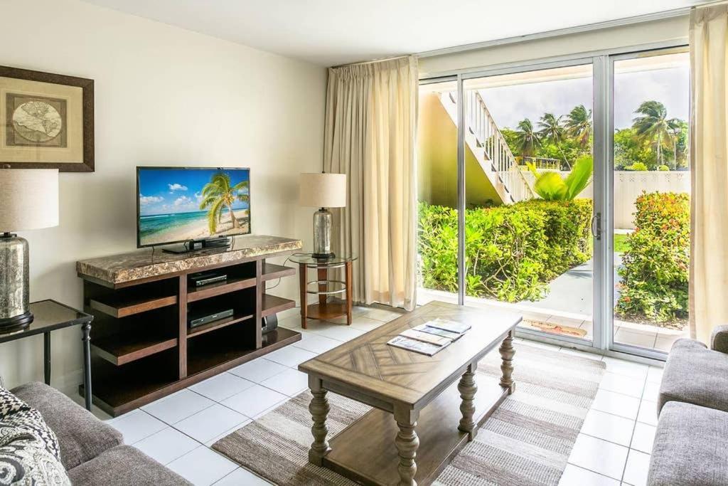 Beach Living At Island Pine Villas Blp Джордж Таун Екстериор снимка