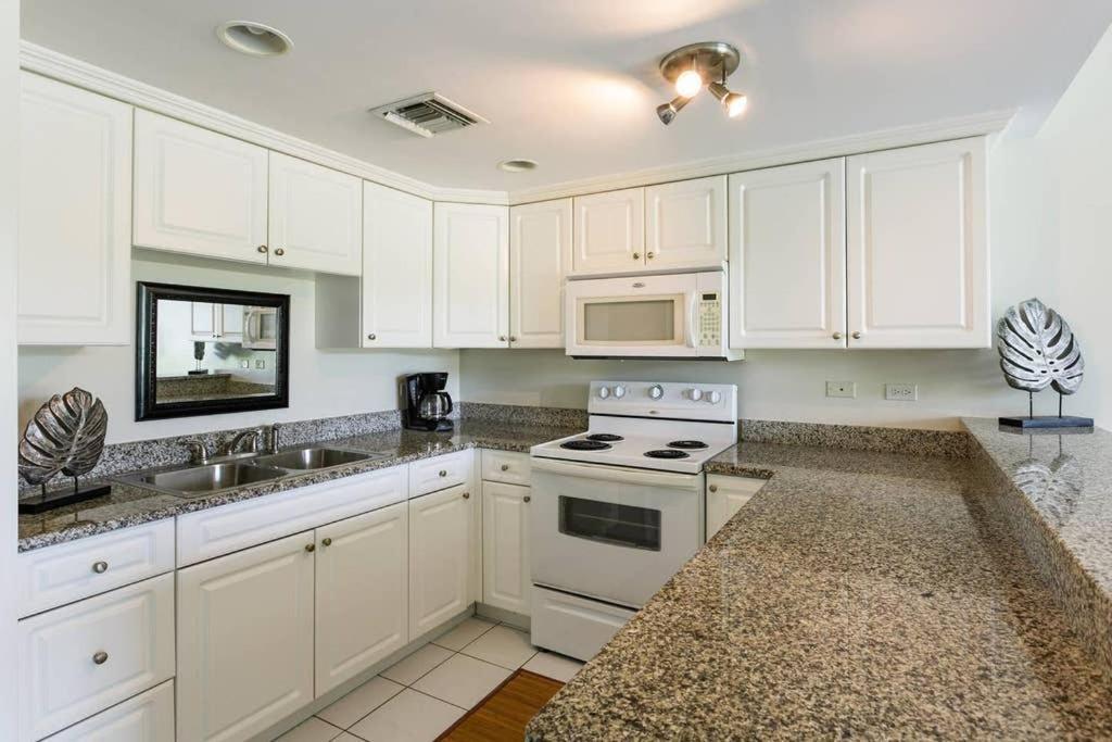 Beach Living At Island Pine Villas Blp Джордж Таун Екстериор снимка
