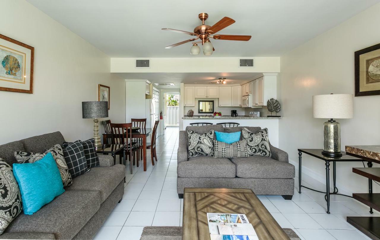Beach Living At Island Pine Villas Blp Джордж Таун Екстериор снимка